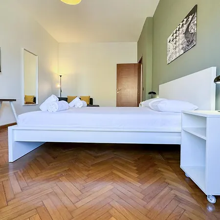 Escher's Penthouse On Nomentana アパート ローマ