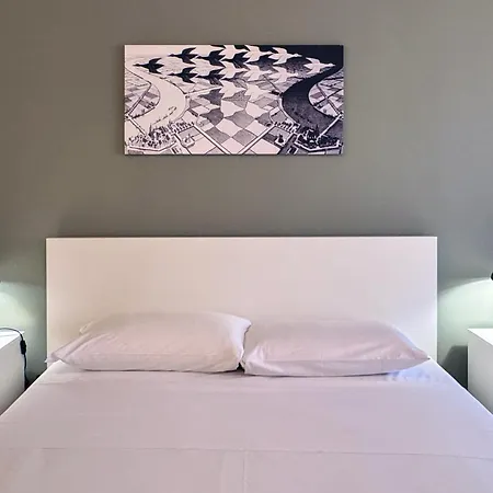 Escher's Penthouse On Nomentana * ローマ